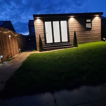 T-I-G-H The Coziest Place Wifi & Netflix Near Roundhay Villa Leeds  Exteriör bild