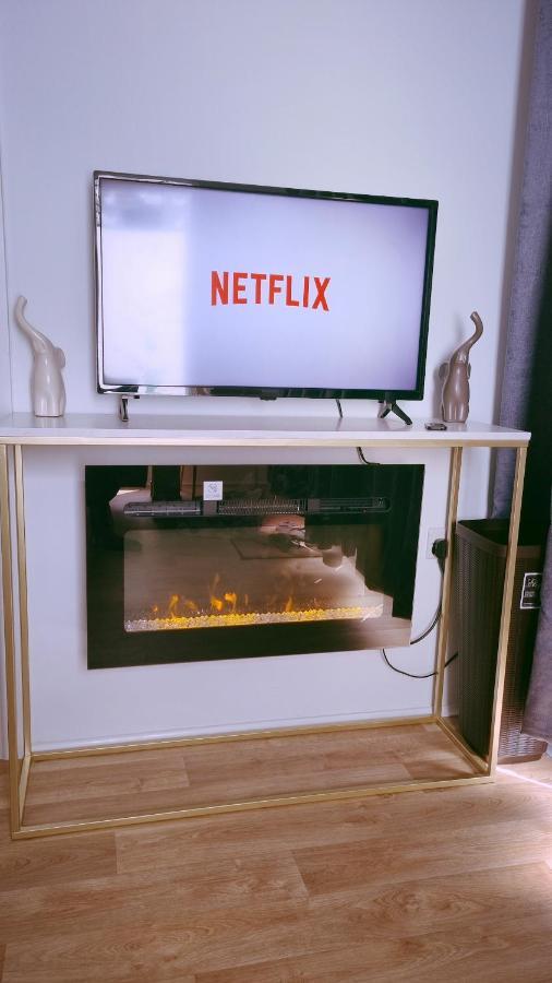 T-I-G-H The Coziest Place Wifi & Netflix Near Roundhay Villa Leeds  Exteriör bild