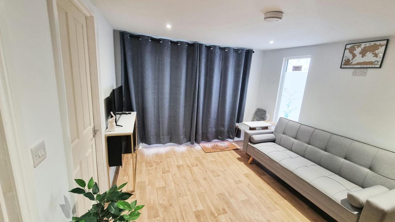 T-I-G-H The Coziest Place Wifi & Netflix Near Roundhay Villa Leeds  Exteriör bild