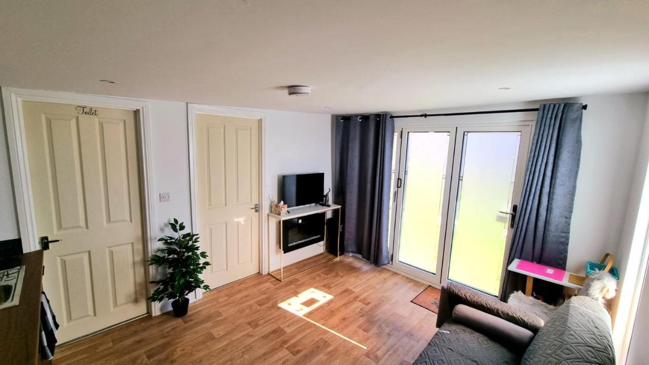 T-I-G-H The Coziest Place Wifi & Netflix Near Roundhay Villa Leeds  Exteriör bild